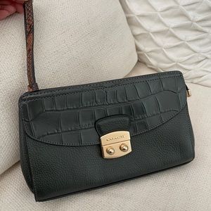 NWT Coach women Wristlet Green